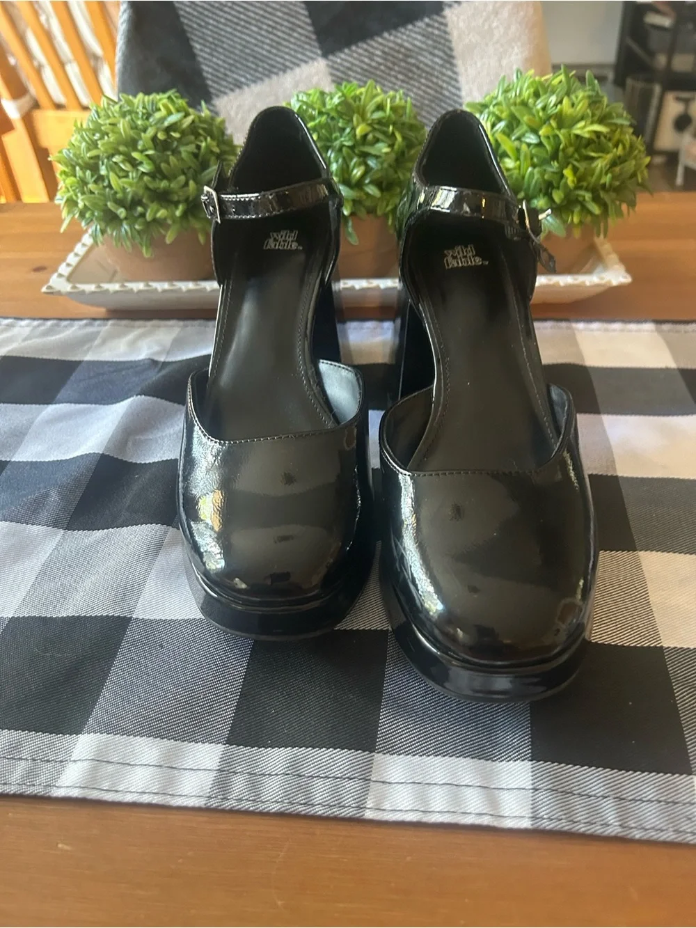Wild Fable Darcy Mary Jane black patent platform Chunky heels 7
